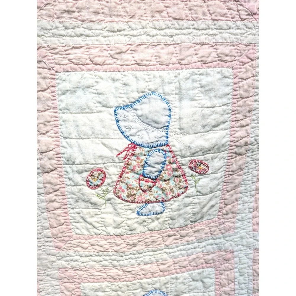 Vintage Sunbonnet Sue Embroidered Pink Quilt Cottagecore Grandmacore Retro Folk